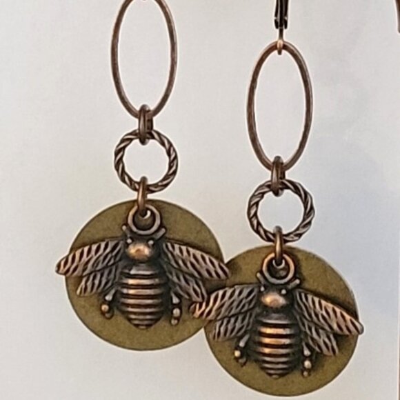 Beautiful HONEY BEE Coin Charm Earrings Bronze Copper Brass Lever Back Hippie - Picture 7 of 7